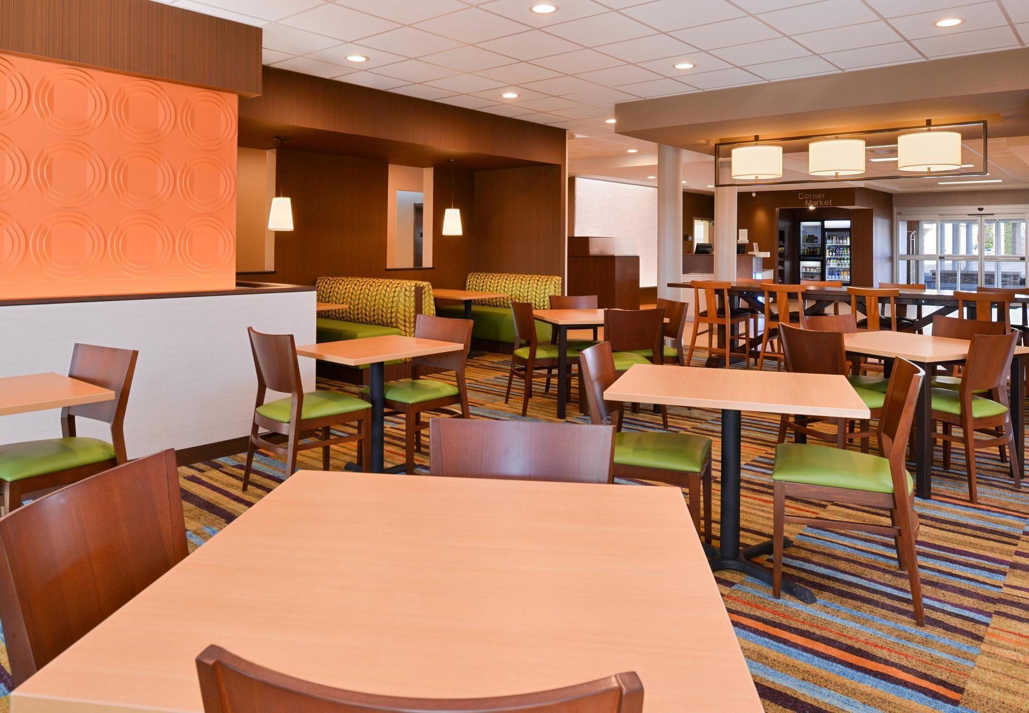 Fairfield Inn & Suites By Marriott מרטינסבורג מראה חיצוני תמונה