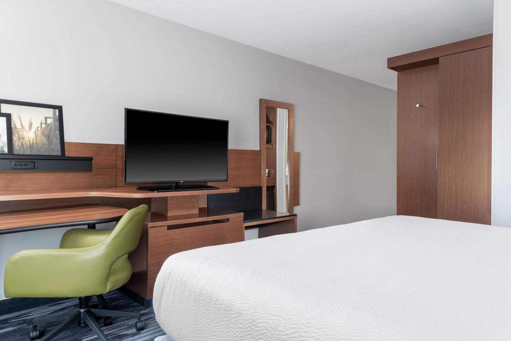 Fairfield Inn & Suites By Marriott מרטינסבורג מראה חיצוני תמונה