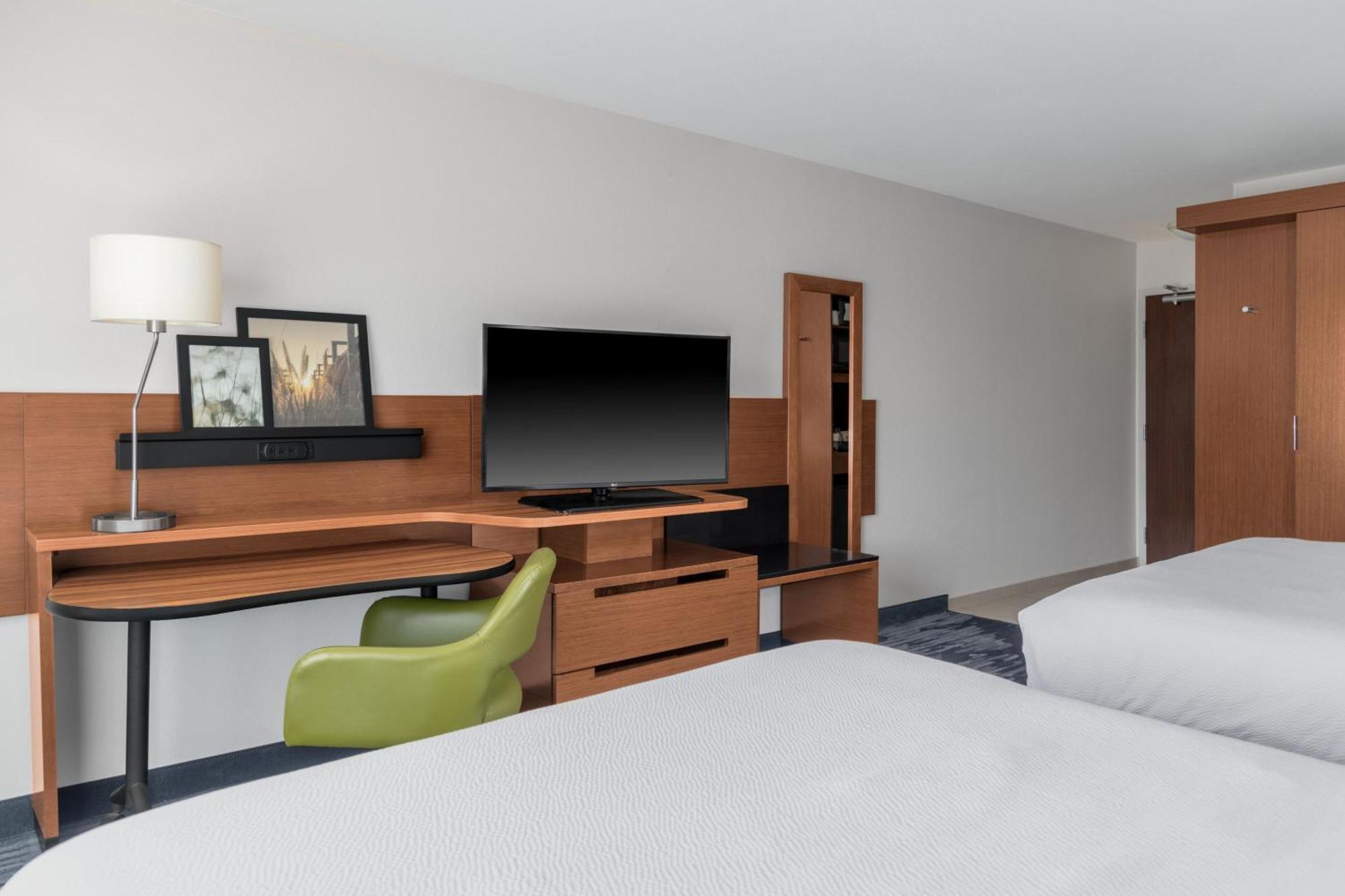 Fairfield Inn & Suites By Marriott מרטינסבורג מראה חיצוני תמונה