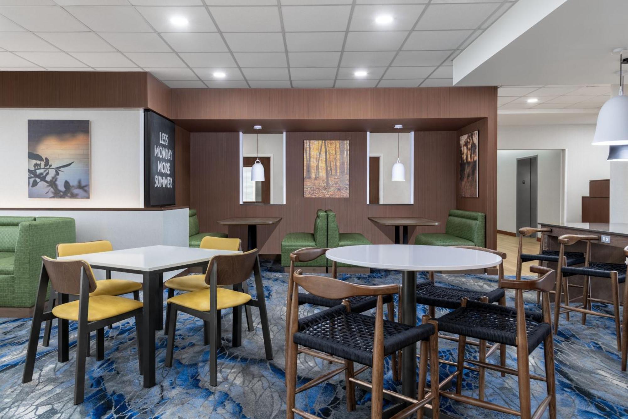 Fairfield Inn & Suites By Marriott מרטינסבורג מראה חיצוני תמונה