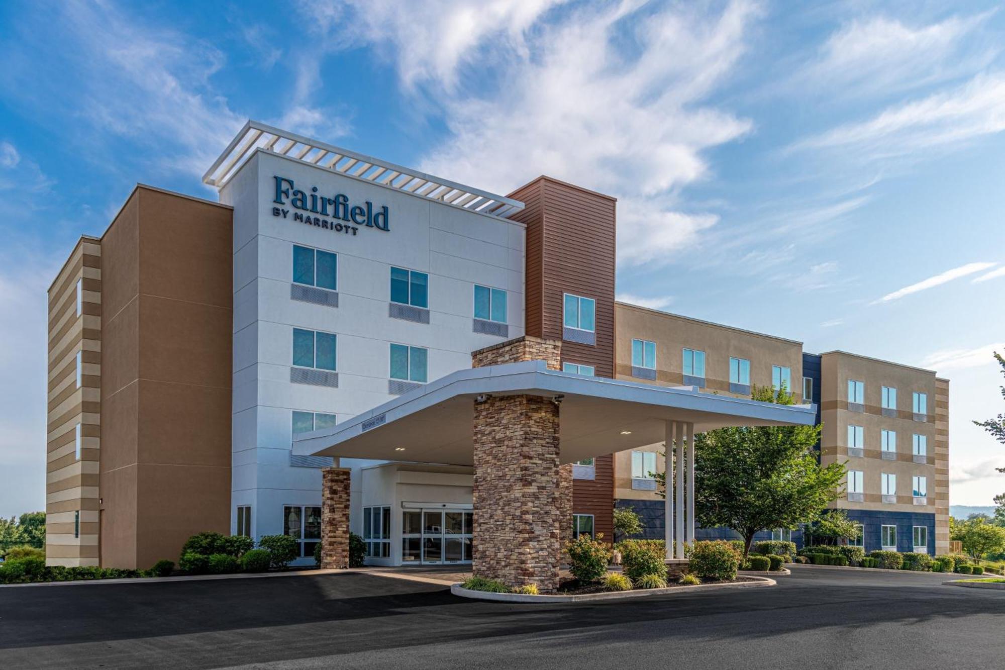 Fairfield Inn & Suites By Marriott מרטינסבורג מראה חיצוני תמונה