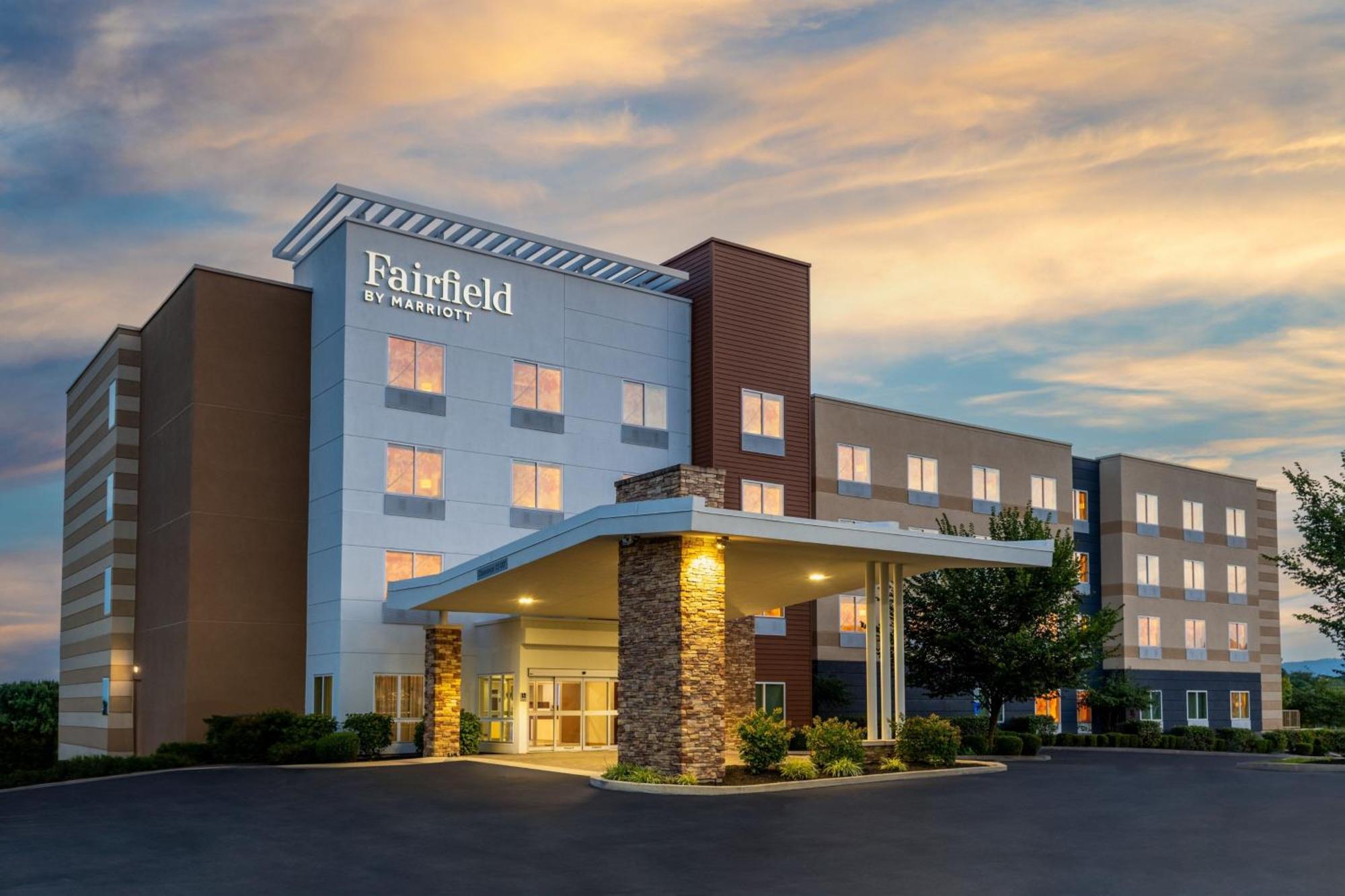 Fairfield Inn & Suites By Marriott מרטינסבורג מראה חיצוני תמונה